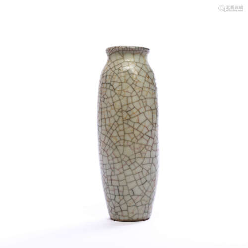 A ge type ice crack guanyin vase
