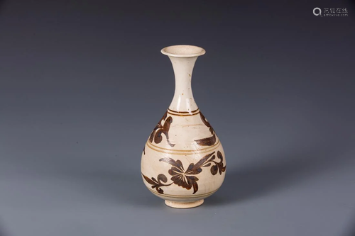 A WHITE GLAZED BROWN FOLIAGE YUHUCHUN VASE