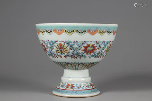 A CHINESE DOUCAI FLORAL PORCELAIN STEM BOWL