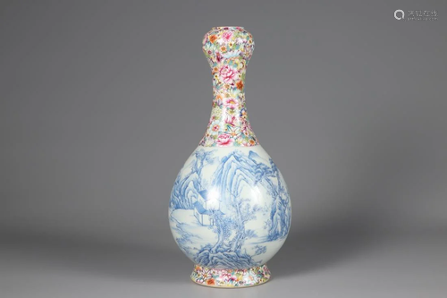 A BLUE AND WHITE FAMILLE ROSE GARLIC-HEAD VASE