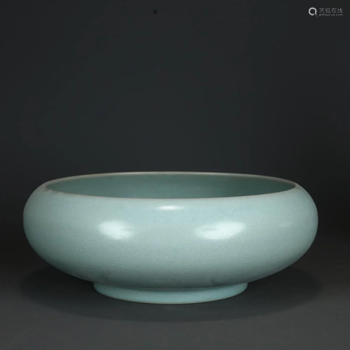 A RU KILN CELADON PORCELAIN BRUSH WASHER