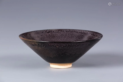 A BLACK GLAZED 'OIL DROP' PORCELAIN BOWL