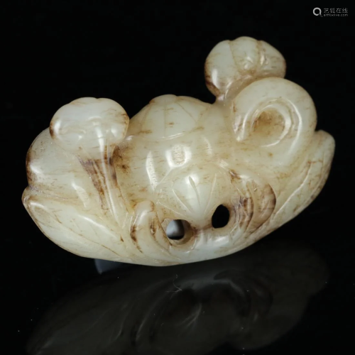 A JADE CARVING PENDANT OF LOTUS