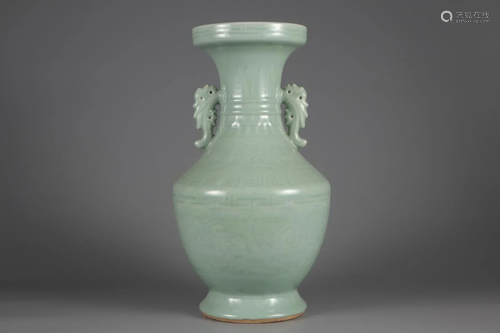 A DOUBLE-EAR CELADON ENGRAVED PORCELAIN VASE