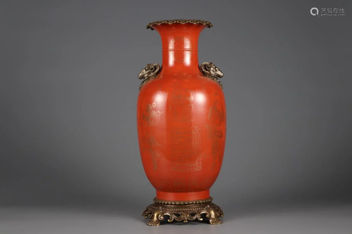 A CORAL RED GOLD-PAINTED VASE WITH DOUBLE RAM-EAR