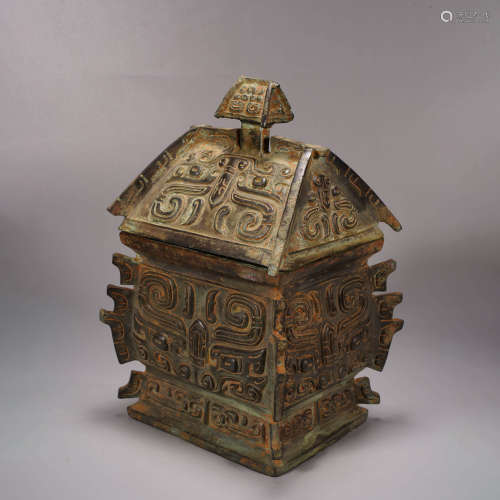 An archaistic bronze vessel, fang yi