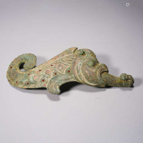 A gems inlaid bronze fish-form belt hook