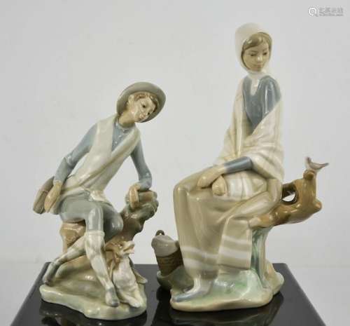 Deux figurines Lladro : Berger avec chien et Fille assise ob...
