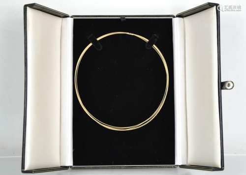 Un collier / collier à cinq brins en or jaune 9ct, 4.6g.