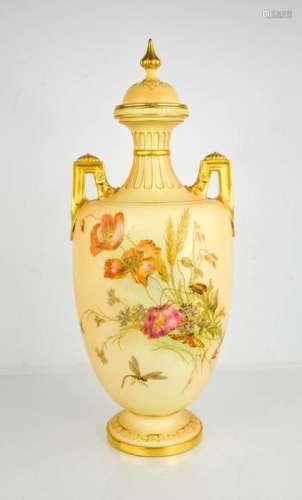 Un grand vase Royal Worcester vers 1890, peint avec des inse...
