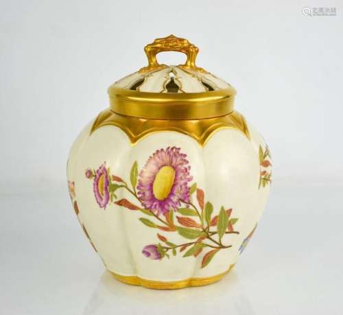 Un vase pot pourri Royal Worcester avec couvercle intérieur ...