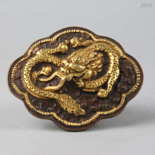 A gilt bronze dragon begonia-shaped plaque