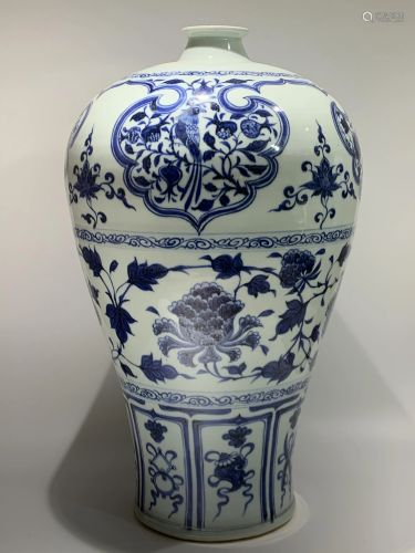 LARGE BLUE AND WHITE 'FLORAL' PORCELAIN MEIPING VASE