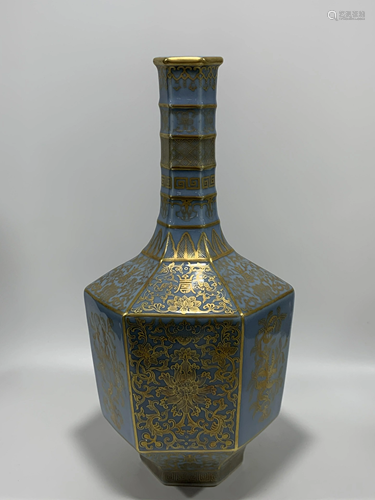 BLUE-GROUND AND GILT-DECORATED PORCELAIN VASE, QIA…