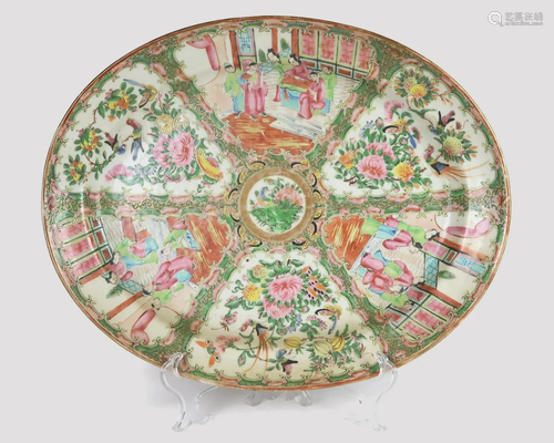 LARGE FAMILLE ROSE PORCELAIN PLATE