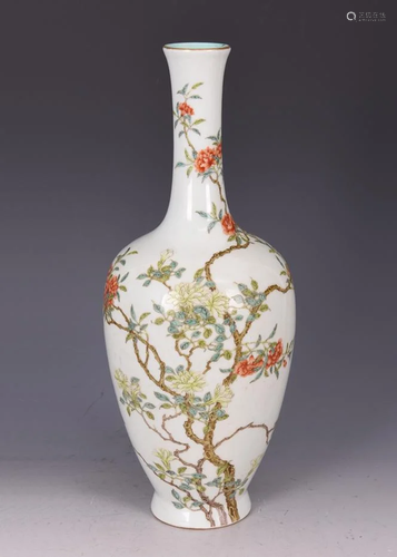 FAMILLE ROSE FLORAL PORCELAIN AMPHORA VASE, QIAN…