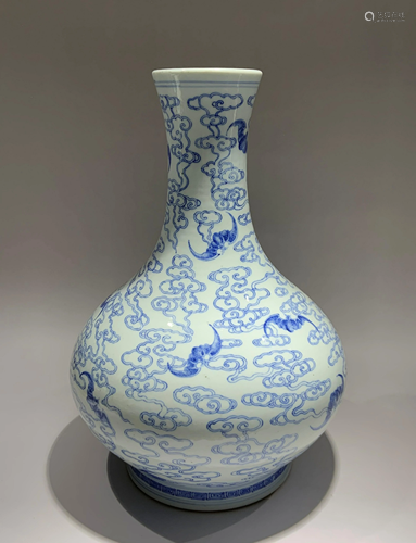 BLUE AND WHITE PORCELAIN VASE WITH MARK