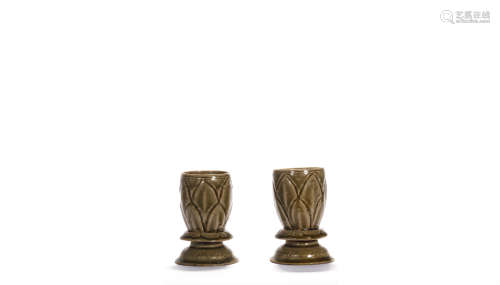 A Pair Of Yue Ware Petal-Form Cups