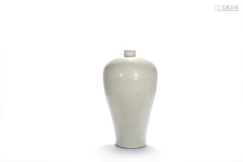 A White-Glazed Incised Dragon Meiping Vase
