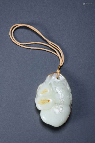 A Hetian Jade Double-Gourd-Shaped Pendant