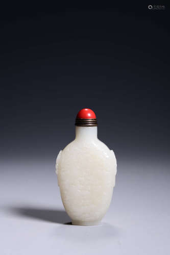A Hetian Jade Drgaon Snuff Bottle