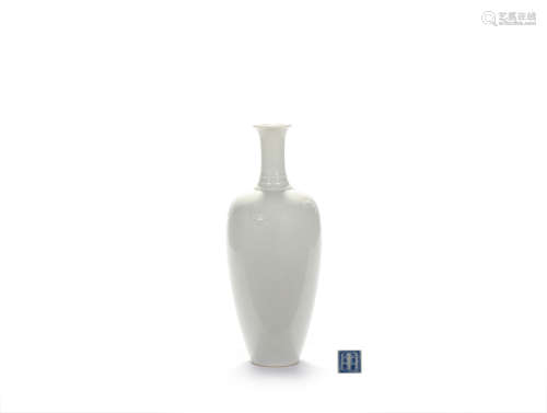 A White-Glazed Plum Blossom Necked Vase