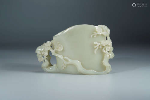 A Carved Jade Plum Blossom Washer