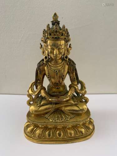 Bouddha en bronze doré et incrusttaions de pierres dures rep...