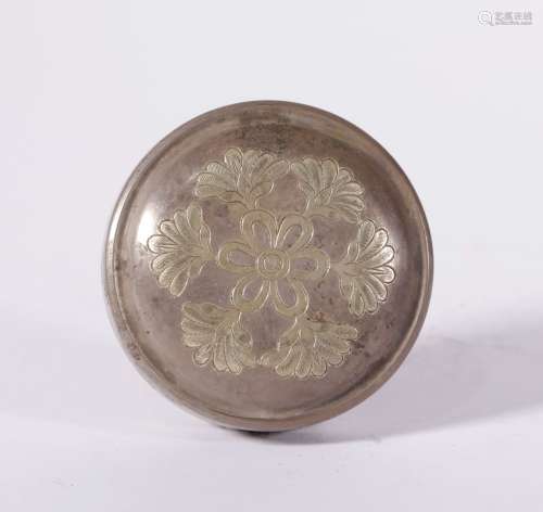 唐代 银鎏金花卉纹粉盒
