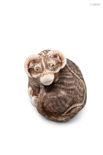 *TOMOKAZU友一 : UN NETSUKE KATABORI EN IVOIRE 