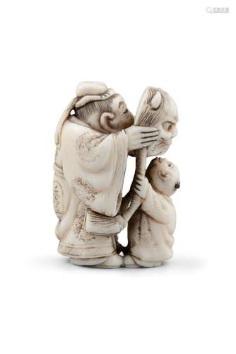 *HIDEMASA / SHUOSAI 秀正 : UN KATABORI NETSUKE EN IVOIRE 