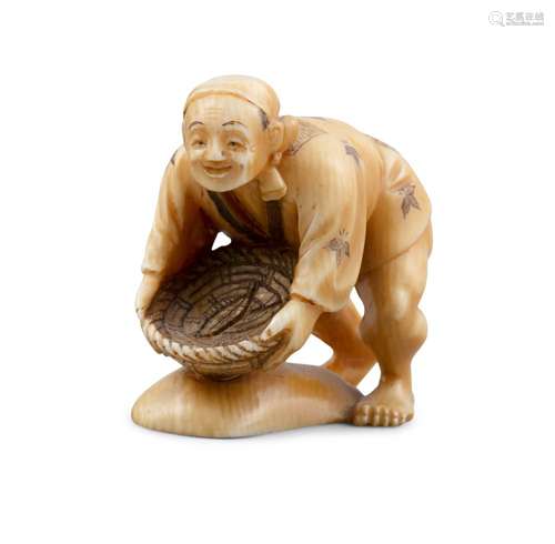 *GYOKUSEN TOMOCHIKA 友近 : NETSUKE KATABORI EN IVOIRE 