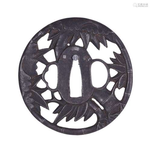 .A WROUGHT IRON NARA MARU GATA MARUBORI TSUBA Japon, période...