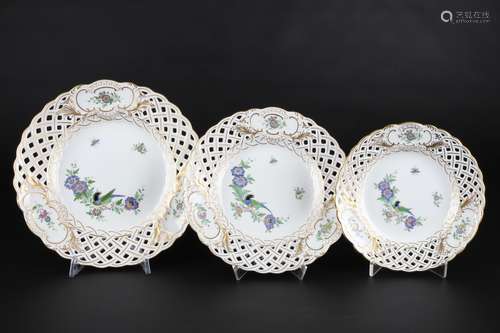 Meissen Indische Fels-, Blumen- und Vogelmalerei 3 Teller, c...