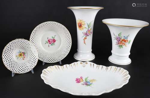 KPM Berlin 2 Vasen und 3 Prunkschalen, 2 vases and 3 bowls,