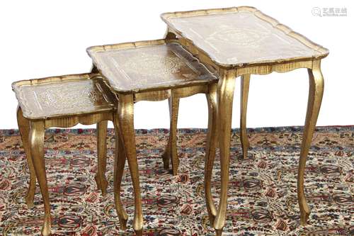 3 italienische Beistelltische, wooden stack tables,