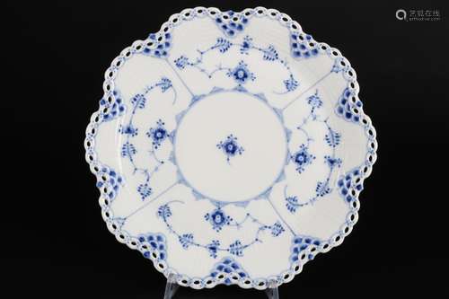 Royal Copenhagen Musselmalet Vollspitze Platte 1062, porcela...