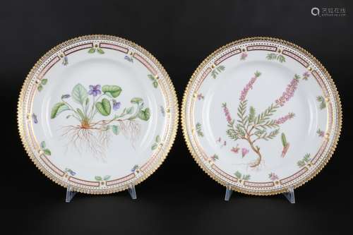 Royal Copenhagen Flora Danica 2 Speiseteller 3550, dinner pl...