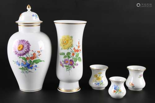 Meissen Konvolut 5 Vasen Blumenmalerei, collection of vases,