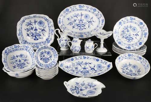 Meissen Speiseservice Zwiebelmuster, dinner service,