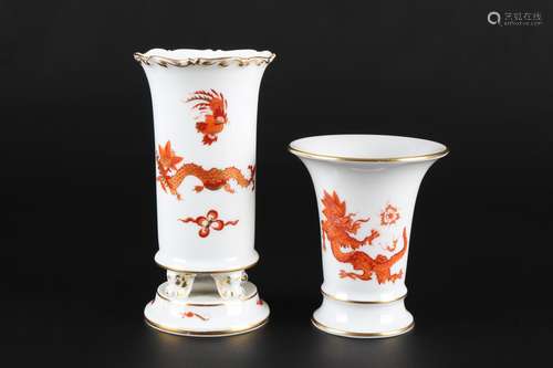 Meissen 2 Vasen, Roter Mingdrache und Hofdrache, porcelain v...