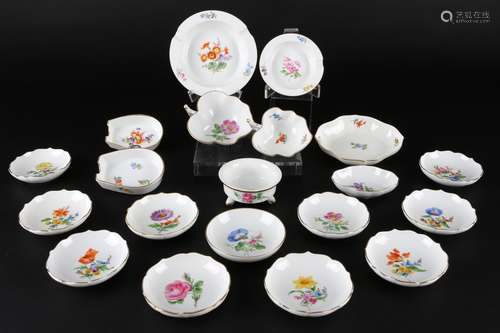 Meissen Konvolut Schalen / Aschenbecher Blumenmalerei, colle...