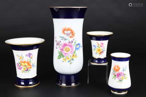 Meissen 4 kobaltblaue Vasen Blumenbukett, porcelain vases,