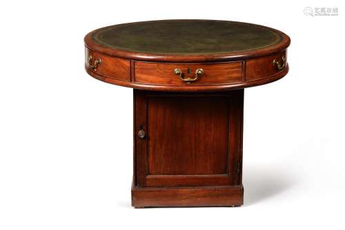 A GEORGE III MAHOGANY LIBRARY OR RENT TABLE, CIRCA 1780