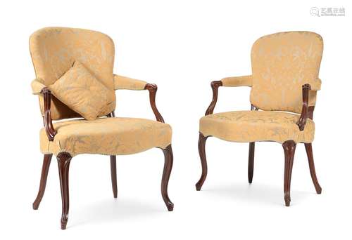 A PAIR OF GEORGE III MAHOGANY ARMCHAIRS, CIRCA 1790