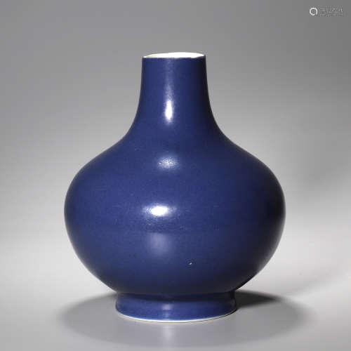 清中期 祭蓝釉天球瓶