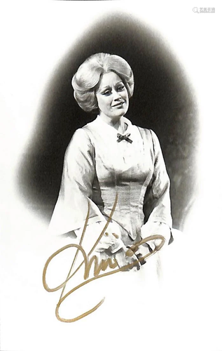 Dame Kiri Te Kanawa, nata Claire Mary Teresa Rawstron