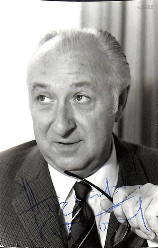 Karl DÃ¶nch (Hagen 1915 â€“ Vienna 1994)