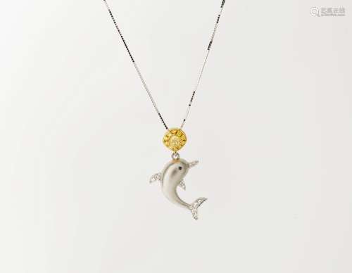 18K金鑲嵌鑽石和黃鑽海豚吊飾
