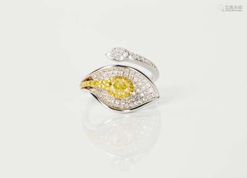 18K金鑲嵌鑽石和黃鑽環繞式戒指